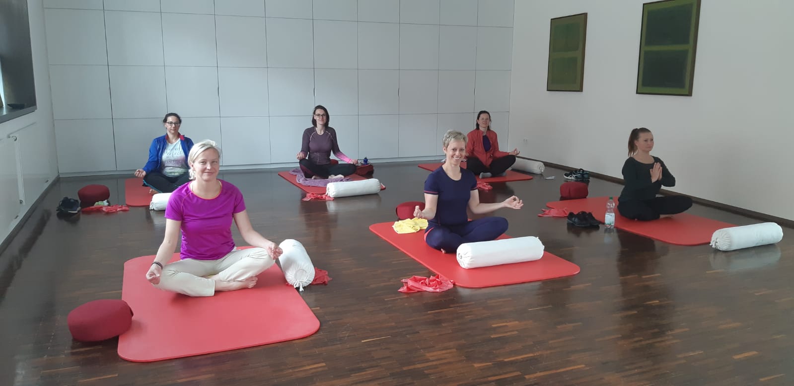 Business Yoga, Firmenyoga, Yoga at Office